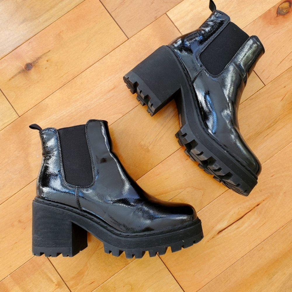 Heeled Chelsea Boots